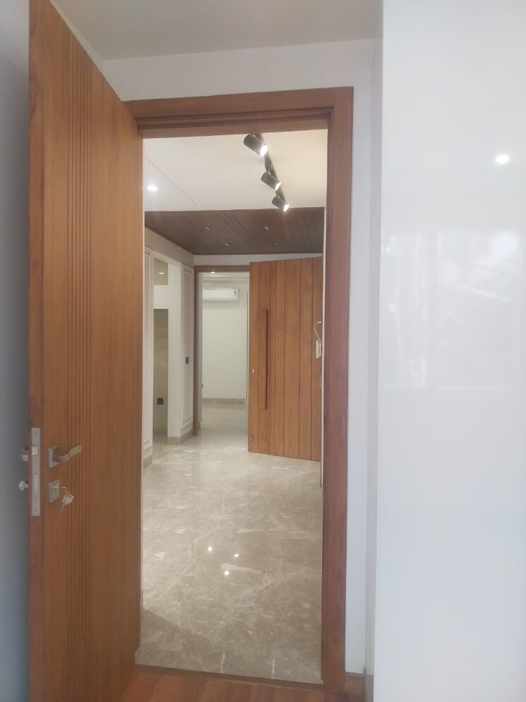 Room, safdarjung enclave 3 Bedroom 200 Sq.Yd. Builder Floor In Safdarjung Enclave Delhi 9719582