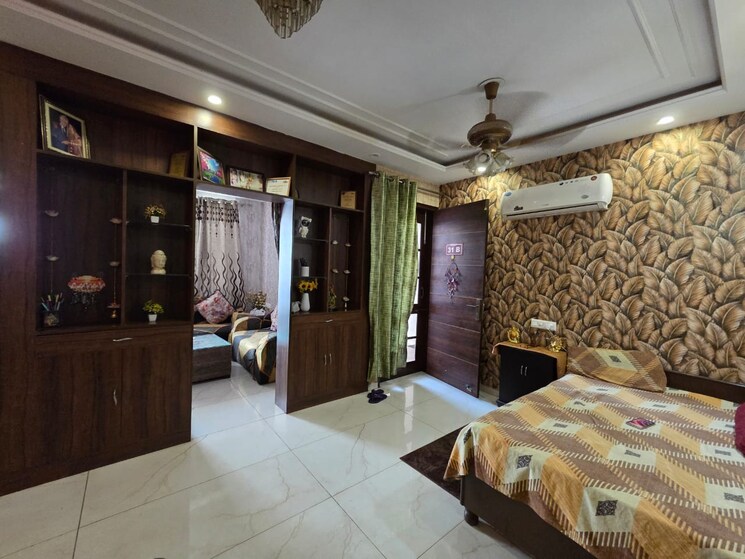 Living Room, dhakoli 3.5 Bedroom 100 Sq.Ft. Builder Floor In Dhakoli Zirakpur 9719805