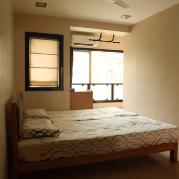 Bedroom in 2 BHK Apartment at Cumbala Hill – for Sale