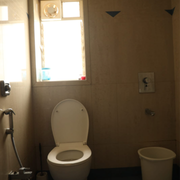 Bathroom in 2 BHK Apartment at Cumbala Hill – for Sale