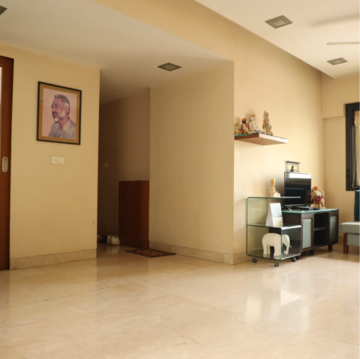 Room in 2 BHK Apartment at Cumbala Hill – for Sale