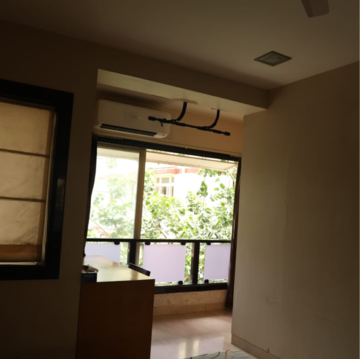 Room in 2 BHK Apartment at Cumbala Hill – for Sale