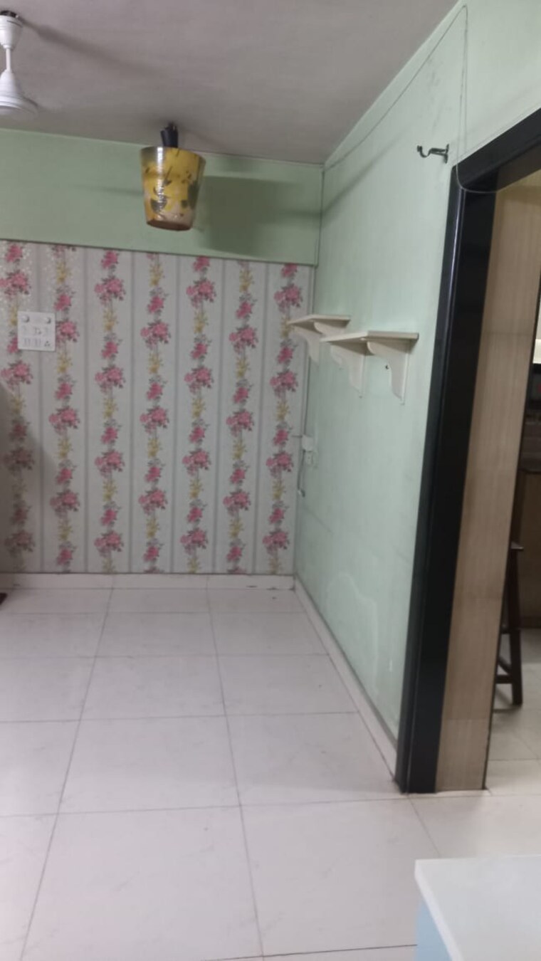 Room, santacruz east 1 Bedroom 470 Sq.Ft. Builder Floor In Santacruz East Mumbai 9719793