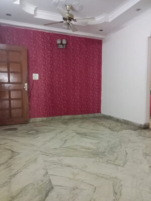 Room in 2 BHK Builder Floor at Saket – for Rent