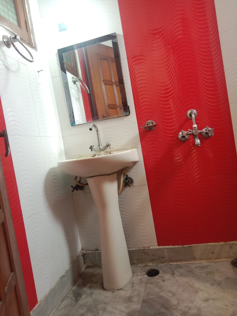 Bathroom, saket 2 Bedroom 900 Sq.Ft. Builder Floor In Saket Delhi 9719863