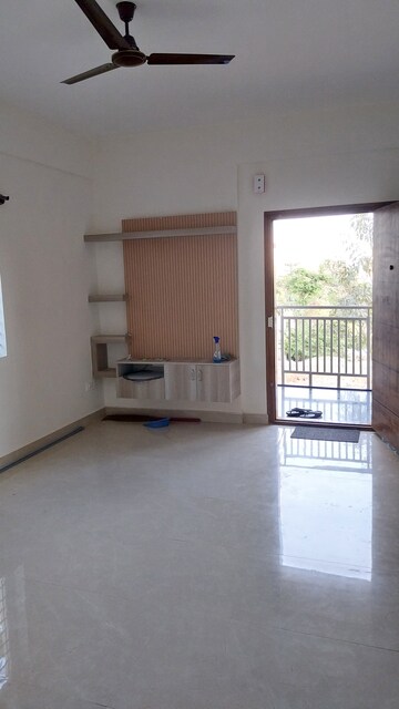 Room in 2 BHK Apartment at Gulimangala – for Rent