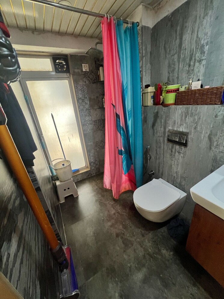 Bathroom, rna-ng-eclat 2 Bedroom 802 Sq.Ft. Apartment In Andheri West Mumbai 9719880
