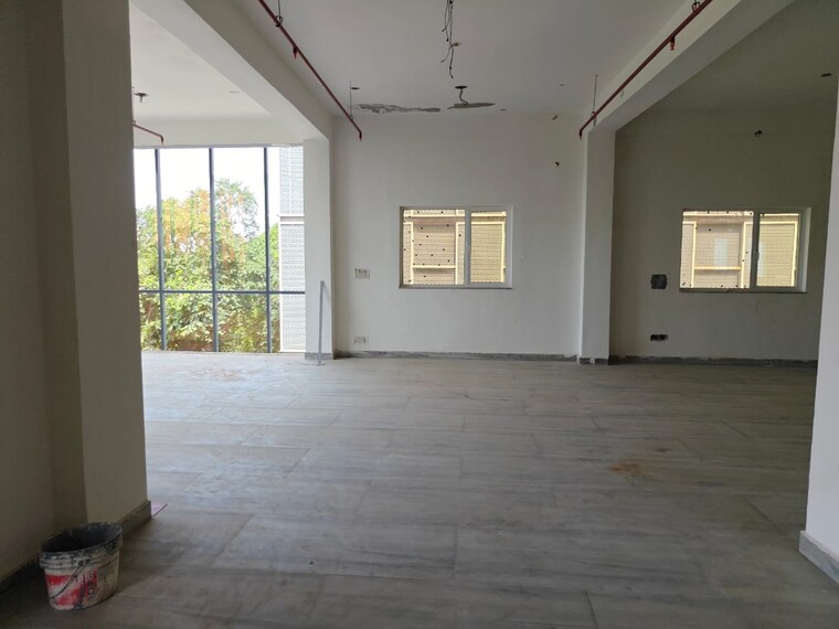 Room, sector 63 Commercial Industrial Plot 5000 Sq.Ft. In Sector 63 Noida 9719938