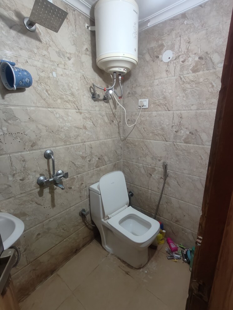 Bathroom, saket 1 Bedroom 350 Sq.Ft. Builder Floor In Saket Delhi 9720031