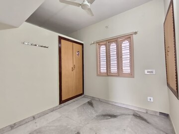 Room in 2 BHK Independent House at New Thippasandra – for Rent
