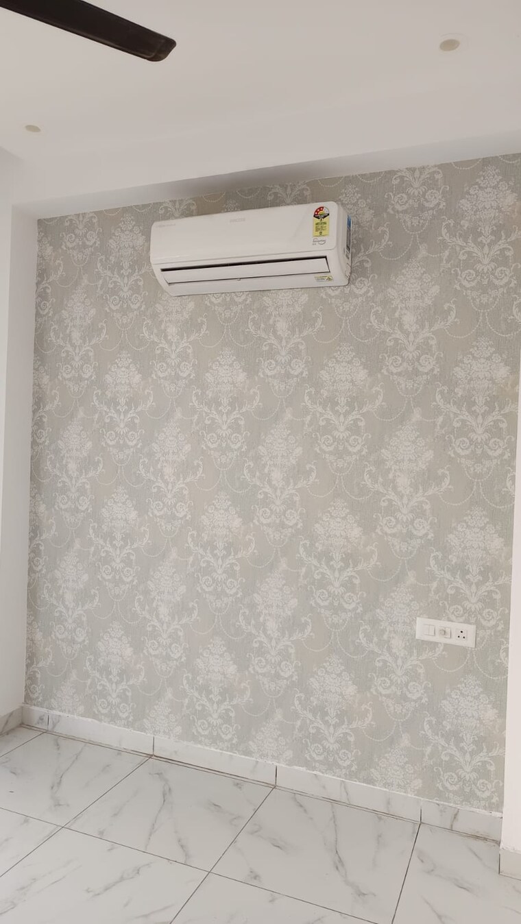 Room, dhakoli 3 Bedroom 116 Sq.Yd. Builder Floor In Dhakoli Zirakpur 9720160