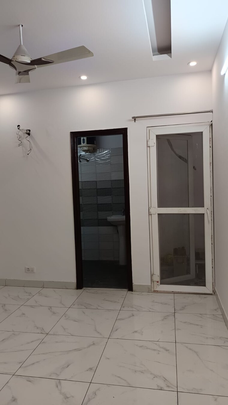 undefined, dhakoli 3 Bedroom 116 Sq.Yd. Builder Floor In Dhakoli Zirakpur 9720160