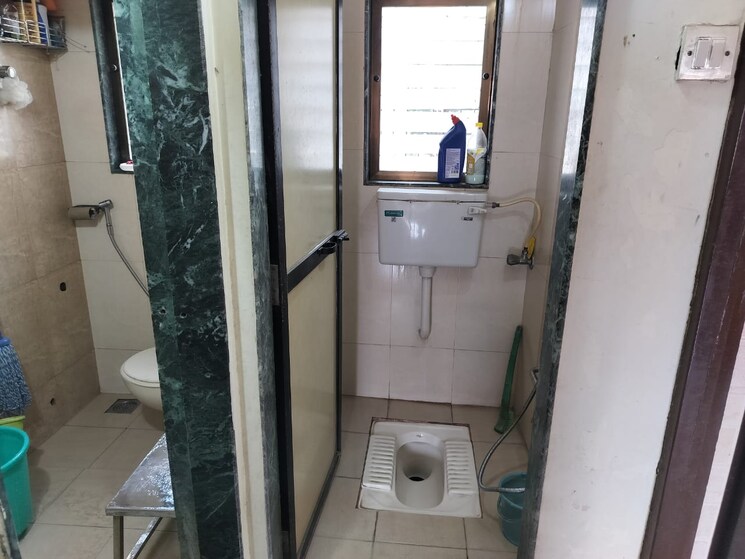 Bathroom, andheri east 2 Bedroom 520 Sq.Ft. Apartment In Andheri East Mumbai 9720164