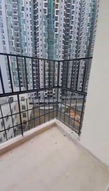 2 BHK Apartment For Rent in Amrapali Dream Valley, Tech Zone 4 Greater Noida