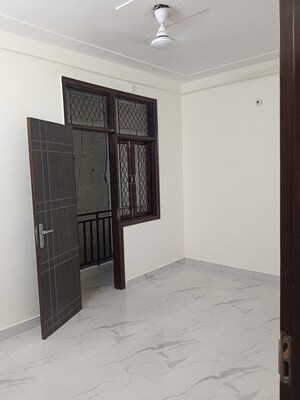 Room in 2.5 BHK Builder Floor at Kasarvadavali – for Rent