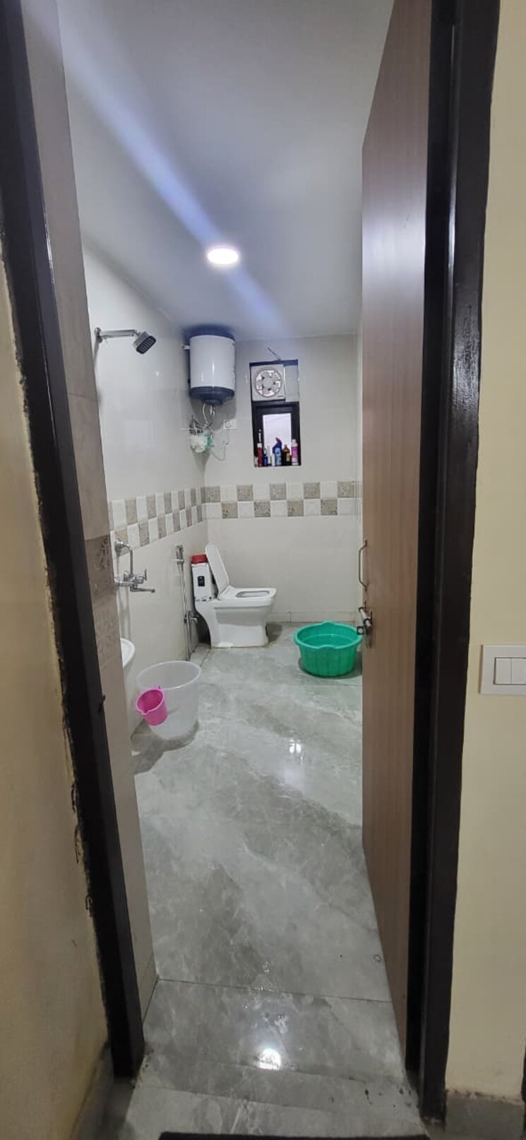 Bathroom, paryavaran complex 1 Bedroom 450 Sq.Ft. Builder Floor In Paryavaran Complex Delhi 9720317