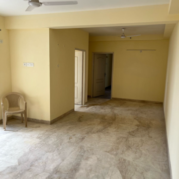 Room in 2.5 BHK Apartment at Supertech Araville, Sector 79 – for Rent