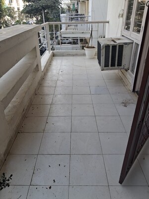 Balcony in 3 BHK Builder Floor at Unitech South City II, Sector 50 – for Rent