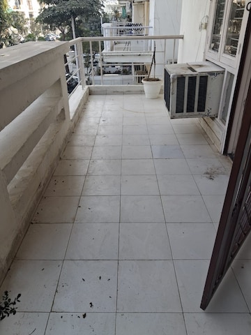 Balcony in 3 BHK Builder Floor at Unitech South City II, Sector 50 – for Rent