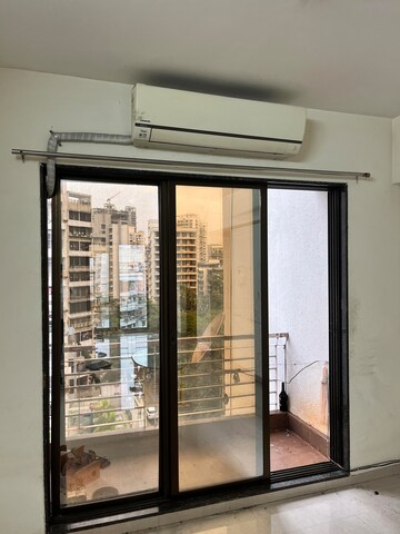 Furnished Amenities in 2 BHK Apartment at Swastik Windsor Heights, Kharghar – for Rent