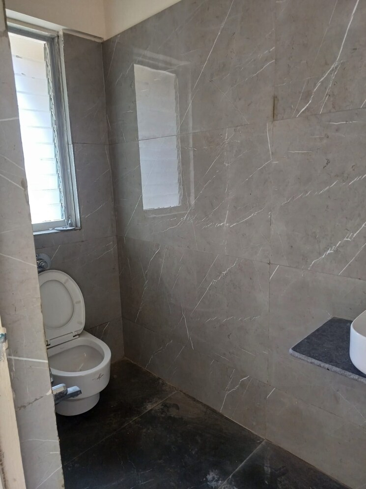 Bathroom, bptp-park-elite-floors 2 Bedroom 1350 Sq.Ft. Apartment In Sector 85 Faridabad 9720390