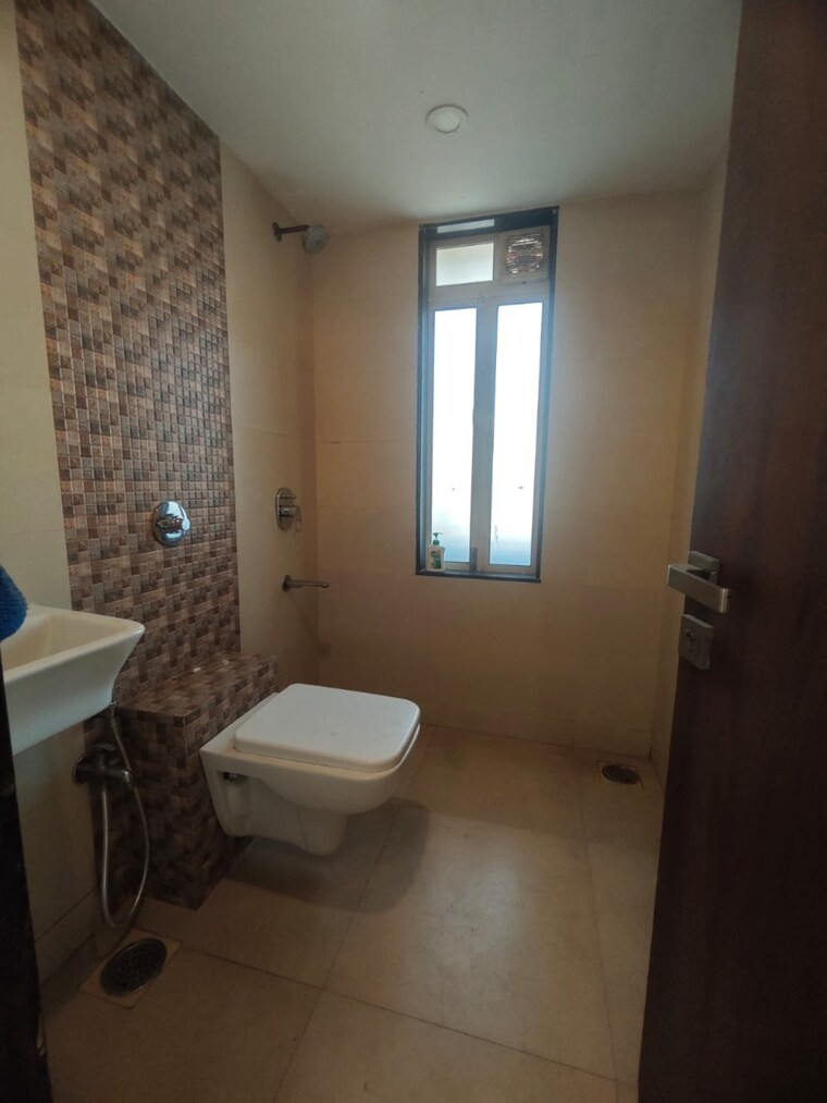 Bathroom, shakuntala-shelters 2 Bedroom 714 Sq.Ft. Apartment In Chembur Mumbai 9720457