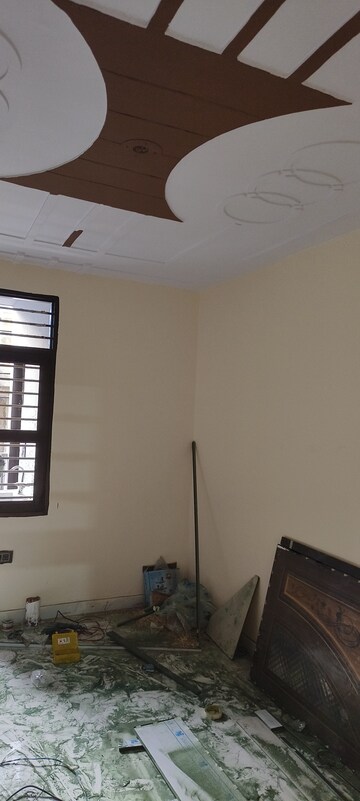 Room in 3 BHK Independent House at Sector 48 – for Sale