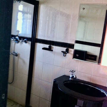 Team Area in 3 BHK Apartment at Mount Mary Bandra, Mount Mary – for Rent