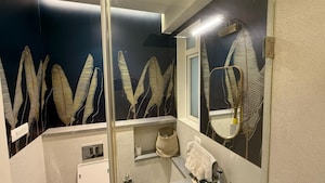 Team Area in 2 BHK Apartment at Parel – for Rent