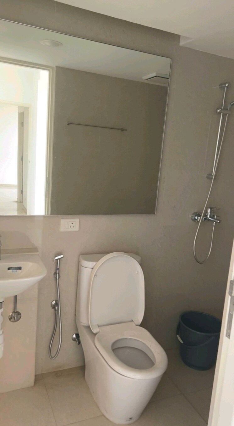 Bathroom, hiranandani-estate-solitaire-c 1 Bedroom 407 Sq.Ft. Apartment In Ghodbunder Road Thane 9720708