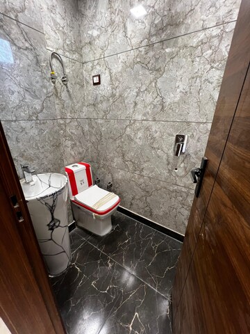 Furnished Amenities in 2 BHK Builder Floor at Dwarka Mor – for Sale