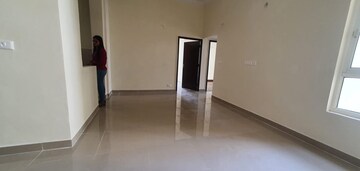 Room in 3.5 BHK Apartment at Gaur Sportswood, Sector 79 – for Rent