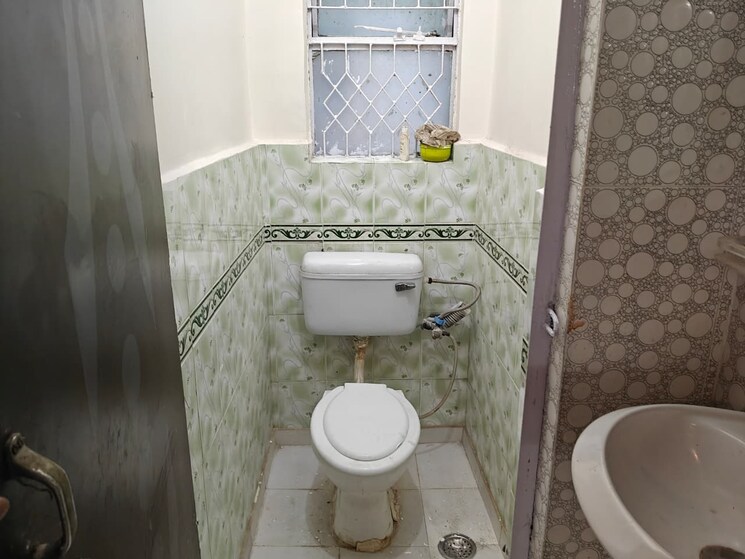 Bathroom, sector 12 2 Bedroom 1300 Sq.Ft. Independent House In Sector 12 Noida 9720702