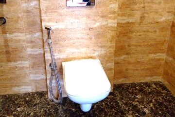 Bathroom in 3 BHK Builder Floor at Ansal Esencia - Amara Villas, Sector 67 – for Sale