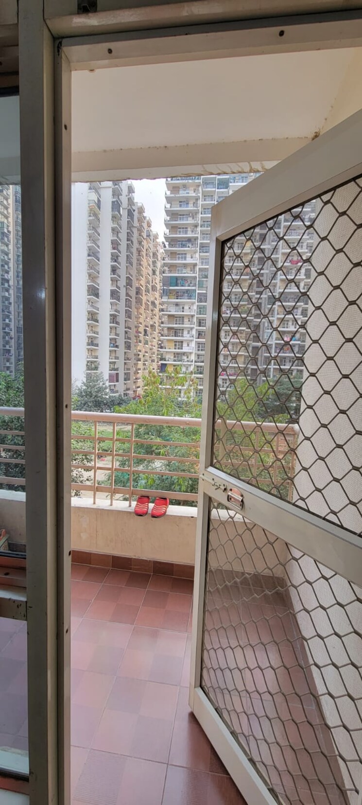 Balcony, supertech-livingston 2 Bedroom 1000 Sq.Ft. Apartment In Sain Vihar Ghaziabad 9720732