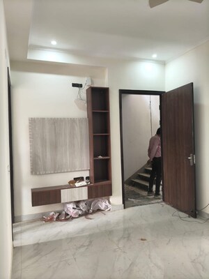 Room in 2 BHK Builder Floor at Sector 56 – for Rent