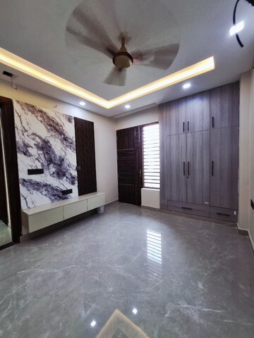 Room in 3 BHK Builder Floor at BPTP District Phase 2, Sector 84 – for Sale
