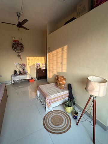 Living Room in 2 BHK Apartment at Andheri East – for Rent