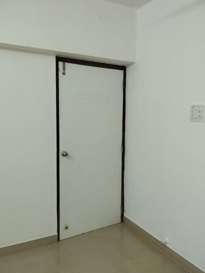 Room in 1 BHK Apartment at Tech Zone 4 Greater Noida – for Sale