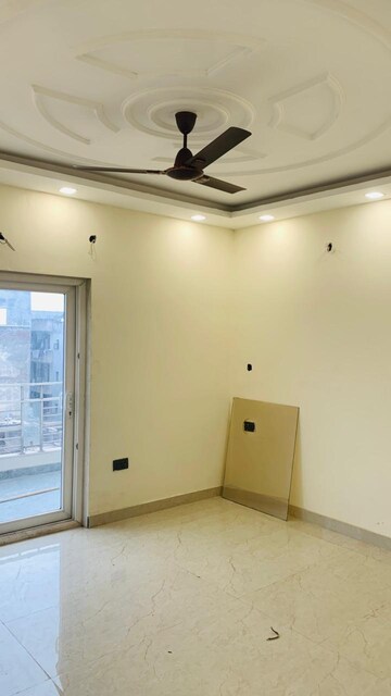 Room in 4 BHK Builder Floor at Ashoka Enclave – for Rent