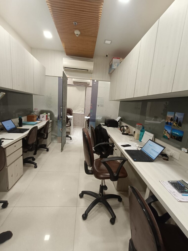 Team Area, shree-krishna-square Commercial Office Space 405 Sq.Ft. In Bow Bazaar Kolkata 9720909