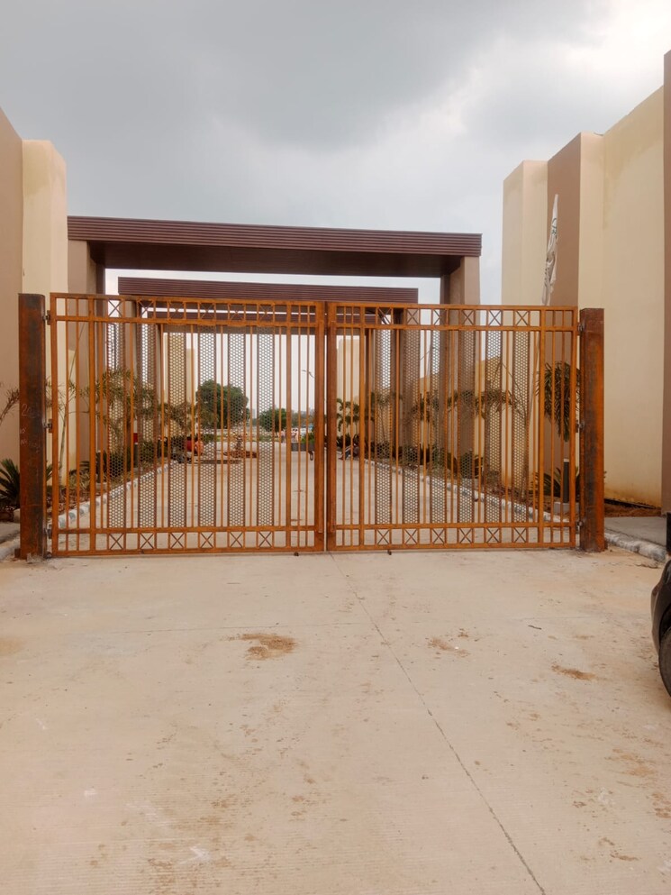 Room, orris-aanandam-ora  124 Sq.Yd. Plot In Sector 93 Gurgaon 9720920