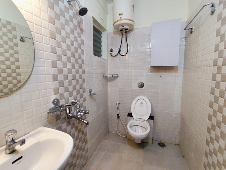 Bathroom, radiant-rose 3 Bedroom 1510 Sq.Ft. Apartment In Bannerghatta Road Bangalore 9720929