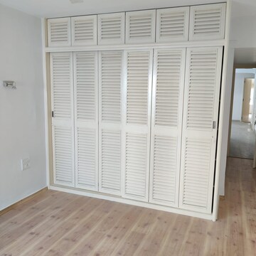 Room in 1 BHK Apartment at Giriraj Apartments, Altamount Road – for Rent