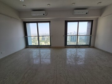 Room in 4 BHK Apartment at Adani Ten BKC, Bandra East – for Rent