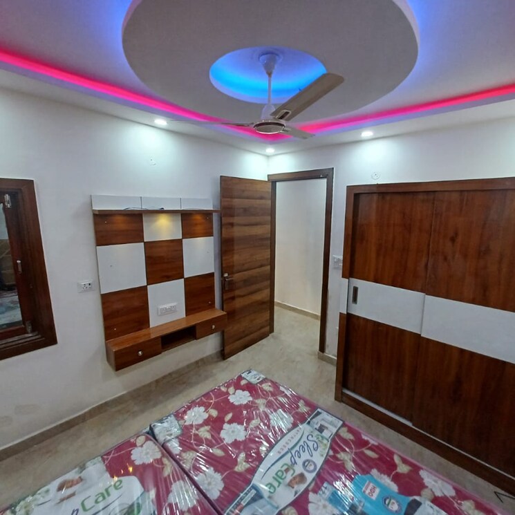 Bedroom, uttam nagar west 3 Bedroom 100 Sq.Yd. Builder Floor In Uttam Nagar West Delhi 9721059