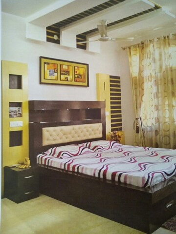 Room in  Pg at Vibhuti Khand – for Rent