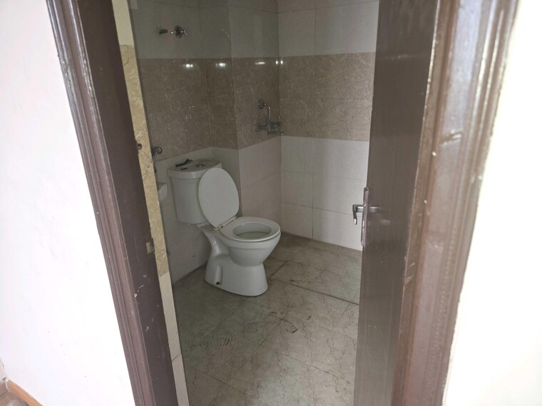 Bathroom, amrapali-golf-homes 3 Bedroom 1115 Sq.Ft. Apartment In Sector 4 Greater Noida Greater Noida 9721045