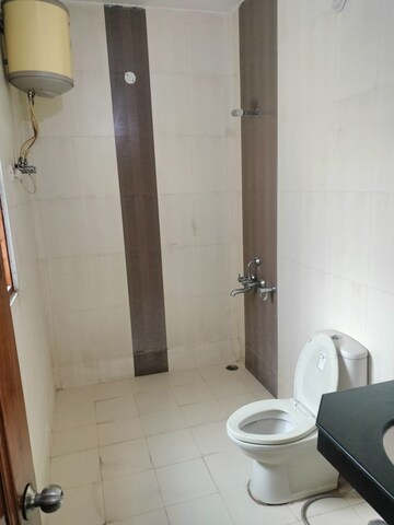 Master Bedroom in 6 BHK Villa at Gomti Nagar – for Rent