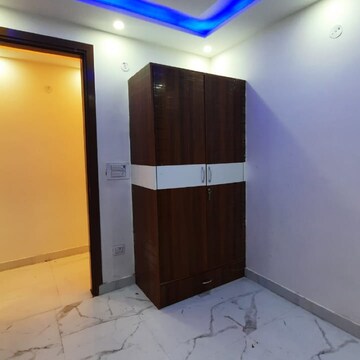 Room in 2 BHK Builder Floor at Uttam Nagar West – for Sale